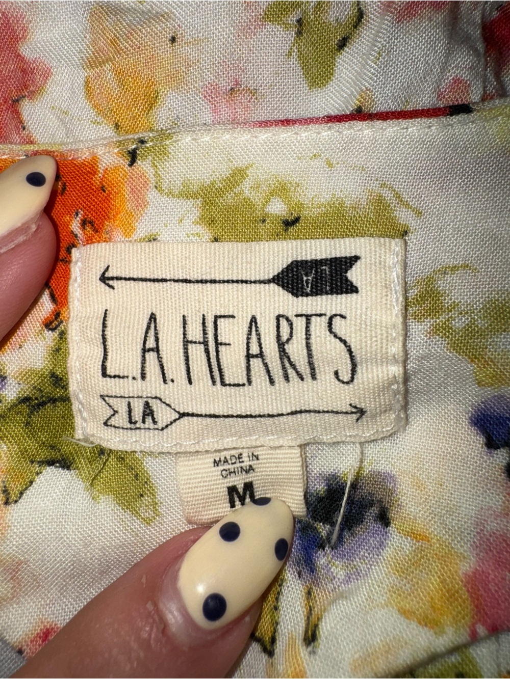 LA HEARTS FLORAL V-NECK TANK WITH OPEN HEART BACK - Picture 3 of 3